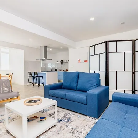 Apartment Dora's *