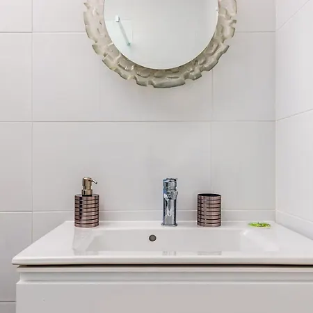 Dora's Apartment Almada