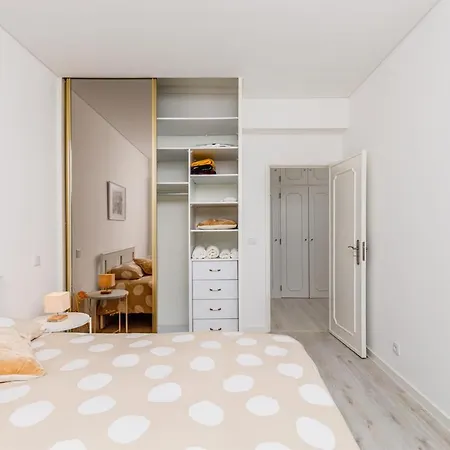 Dora's Apartment Almada
