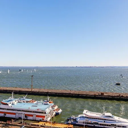 Dora's Apartment Almada