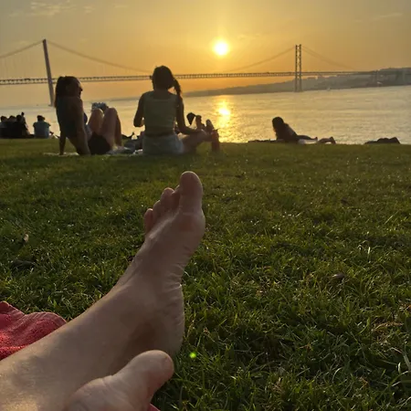 Dora's Appartamento Almada